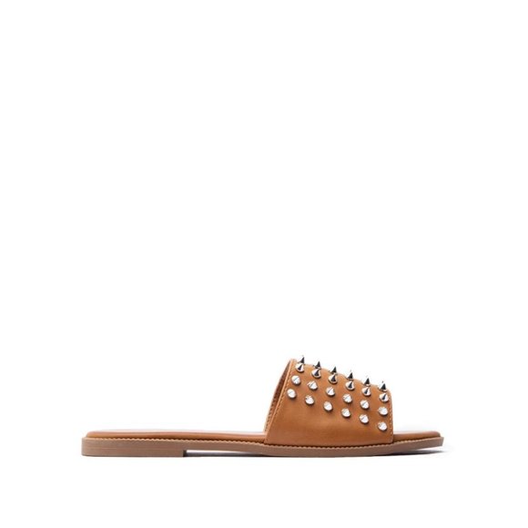 Tan Studded Sandals Size 6 Last Pair Sale! Bundle and Save More! - Picture 3 of 4